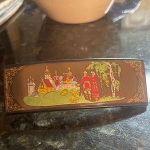 Vintage Hair Clip Barrette Scene With Boy & girl Looks Old But Great Shape 000O